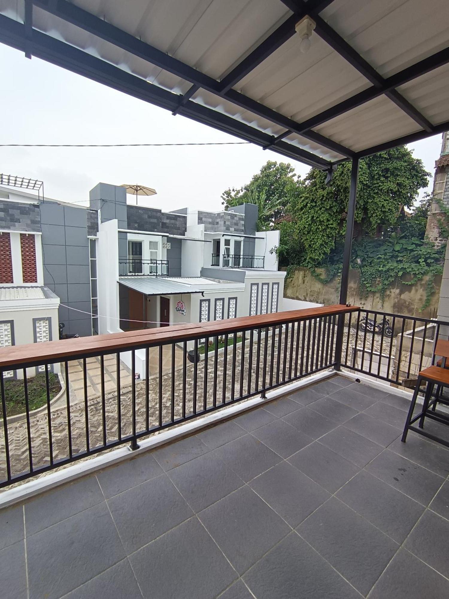 Villa Royal Arois Syariah Dekat Jatim Park 3 Tlekung 外观 照片