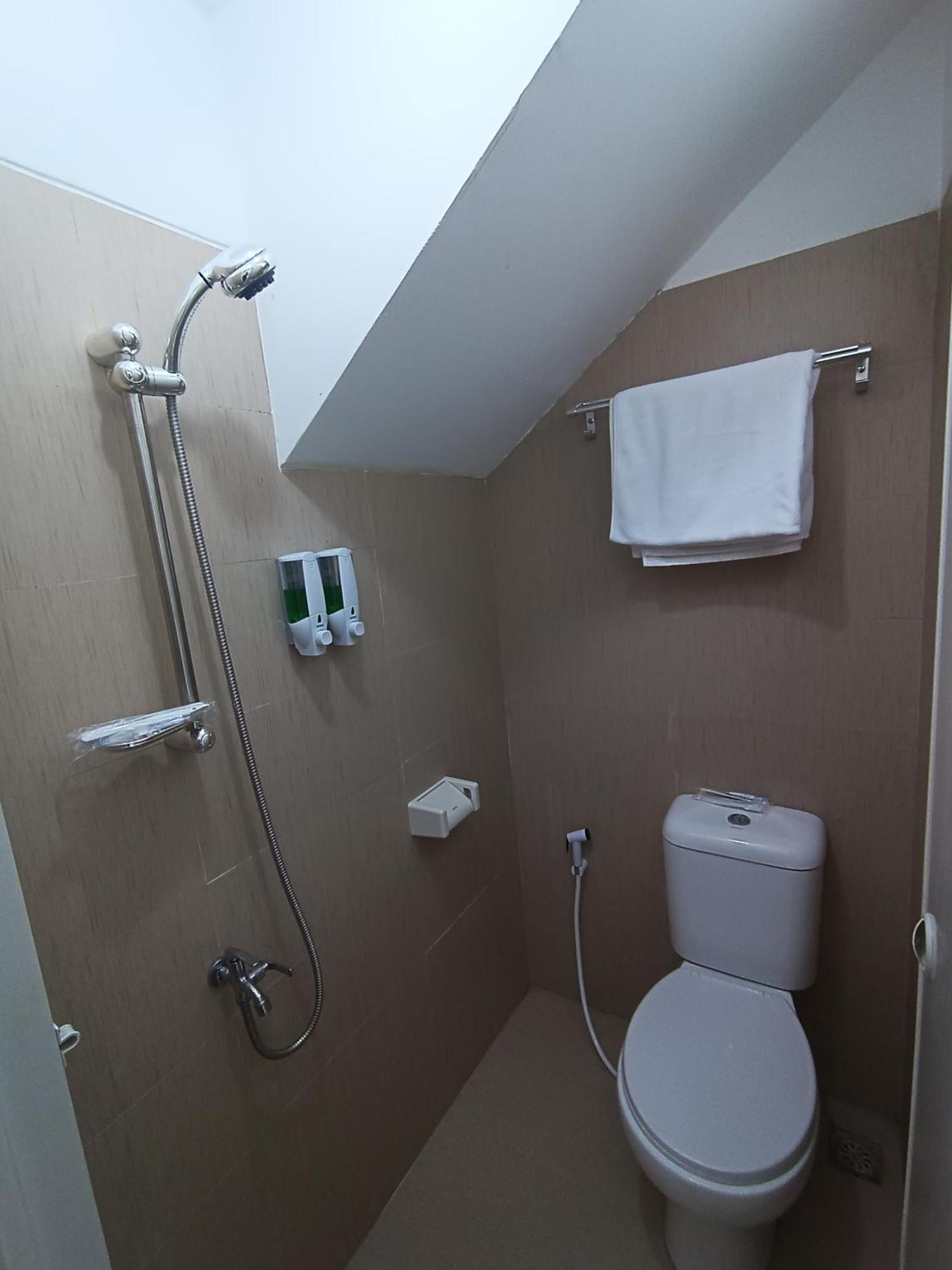 Villa Royal Arois Syariah Dekat Jatim Park 3 Tlekung 外观 照片